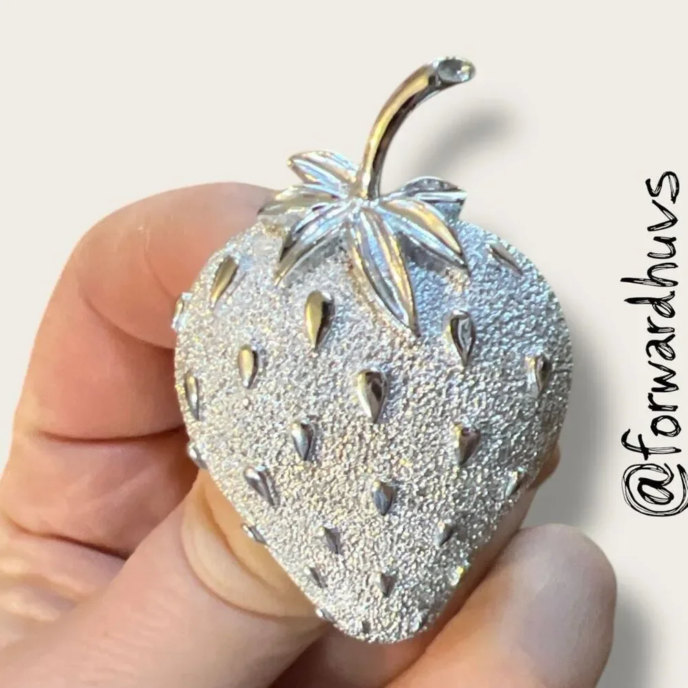 Sarah Coventry Brooch – Silver Tone Strawberry – 2” x 1.5” – Vintage